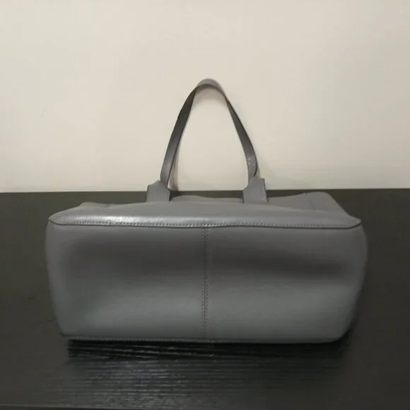 Banana Republic Gray Tote Bag - Picture 3 of 5